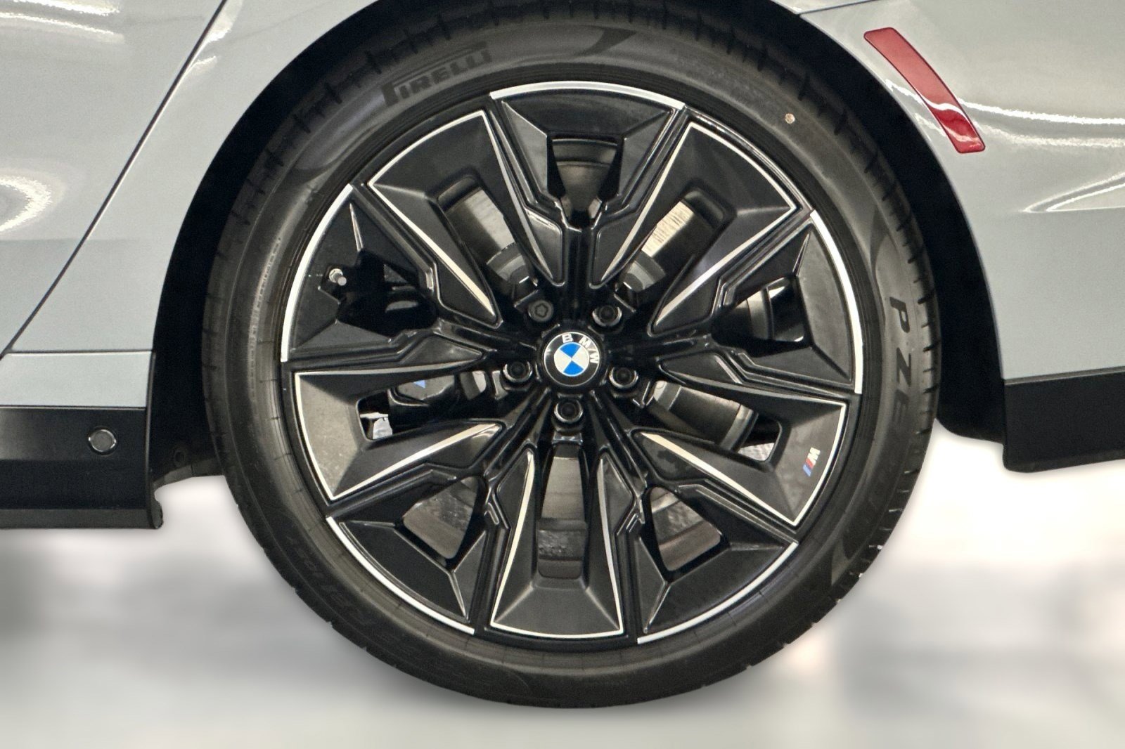 New 2026 BMW 750e xDrive w/ Executive Package image 11