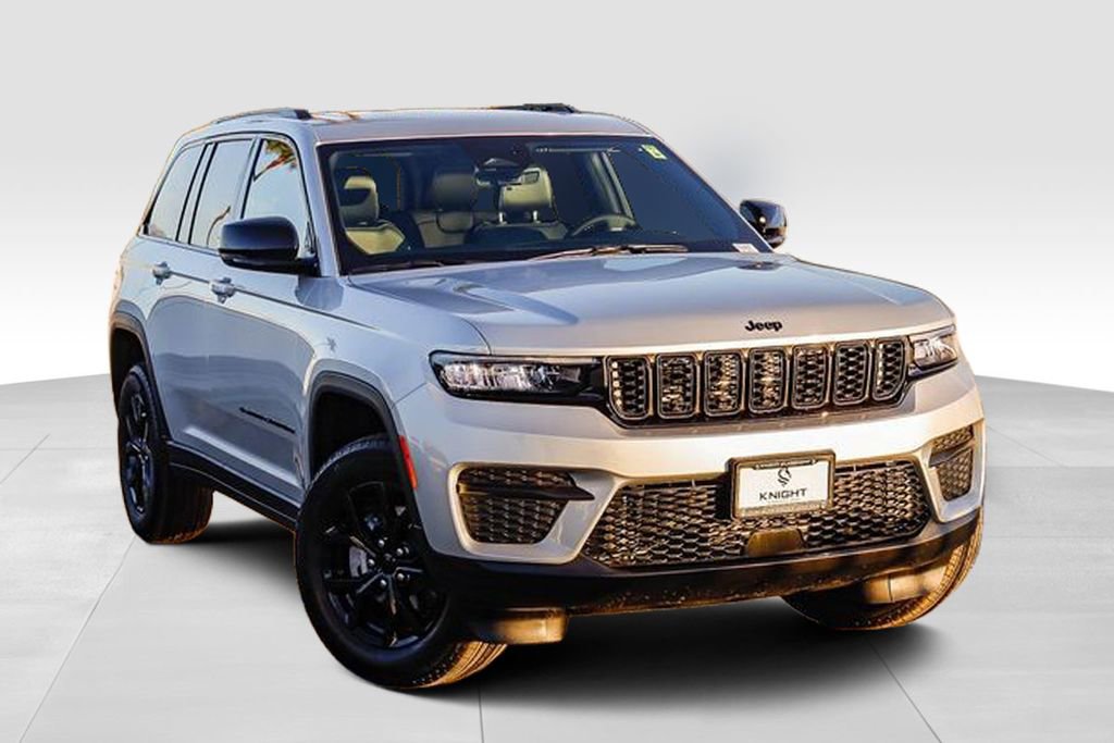 New 2025 Jeep Grand Cherokee Altitude image 2