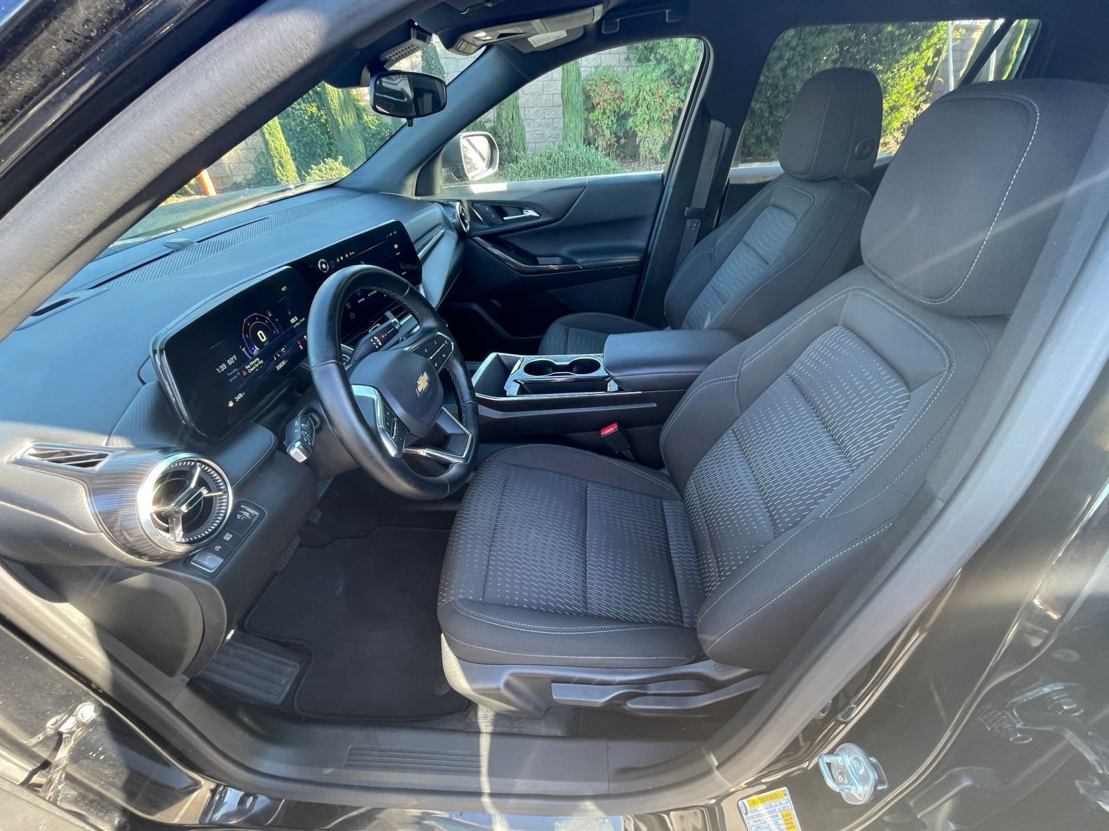 Used 2025 Chevrolet Equinox LT image 25