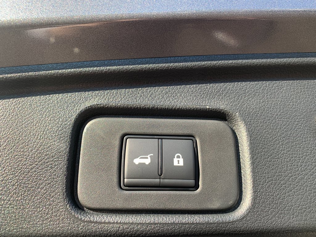 New 2025 Nissan Pathfinder SL image 6