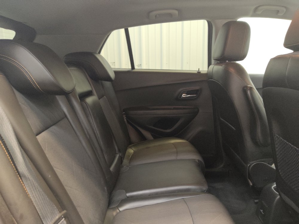 Used 2019 Chevrolet Trax LT w/ LT Convenience Package AWD/4WD image 19