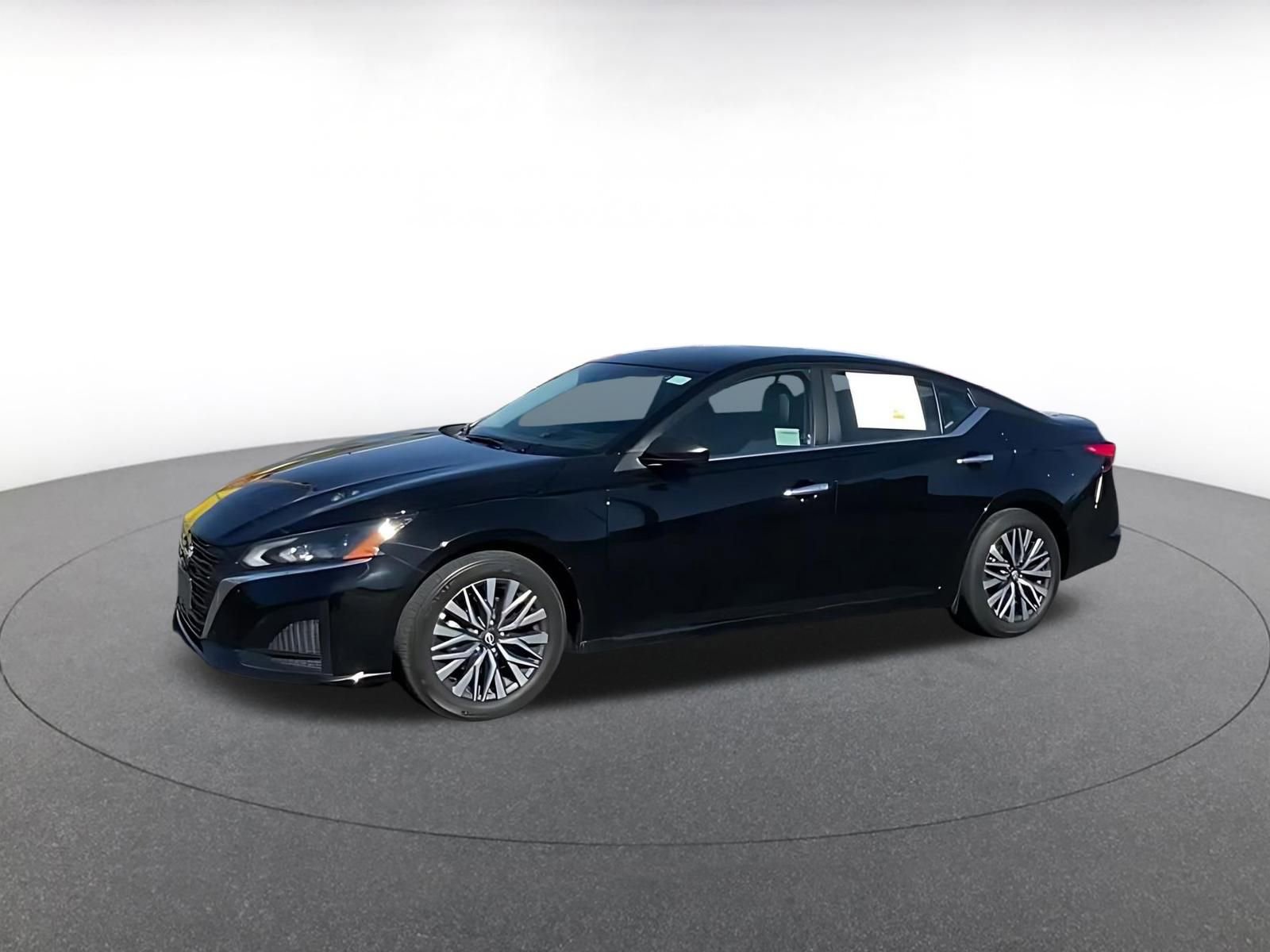 Used 2025 Nissan Altima 2.5 SV image 7