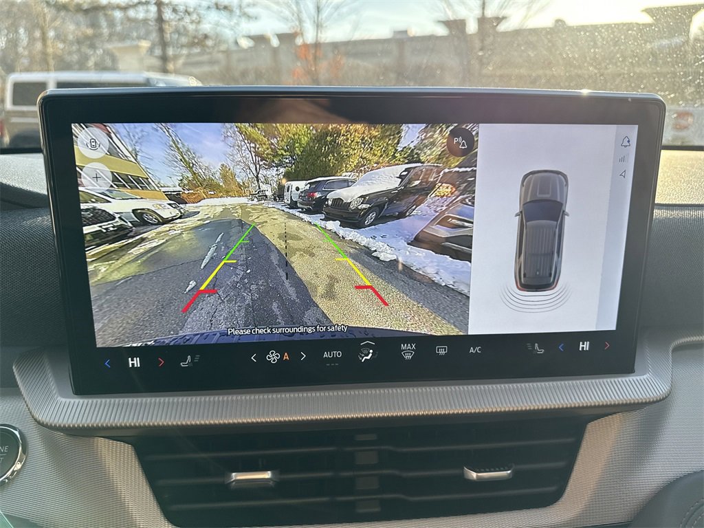 Used 2025 Ford Explorer Active image 18