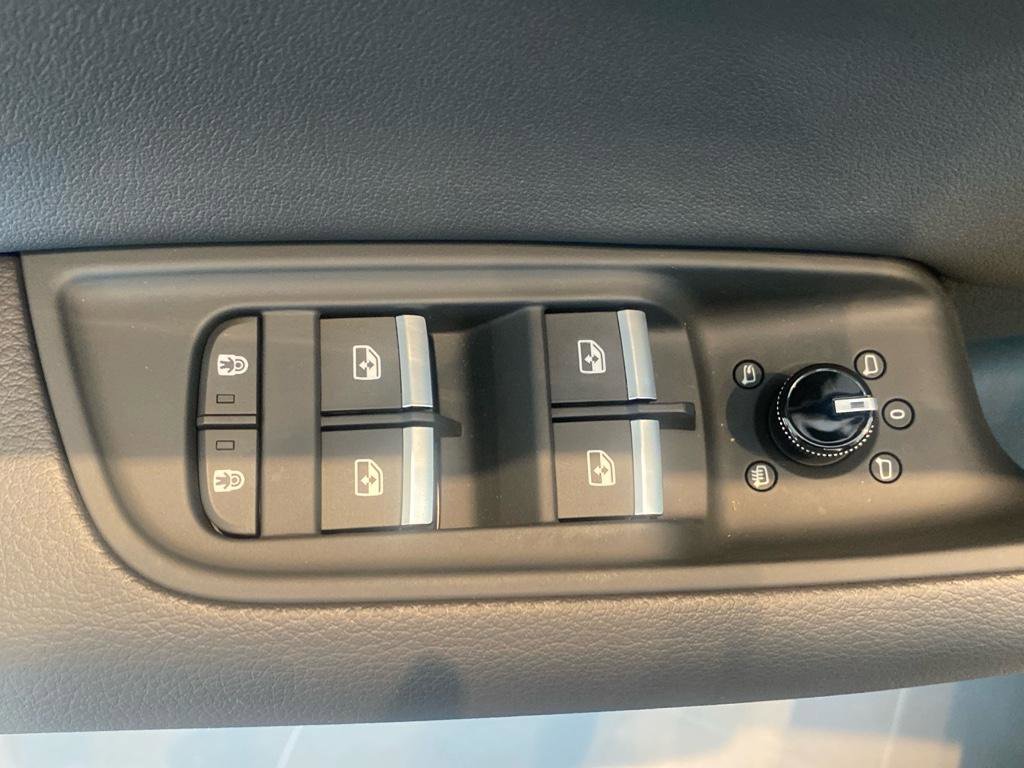 New 2025 Audi Q8 Premium image 9