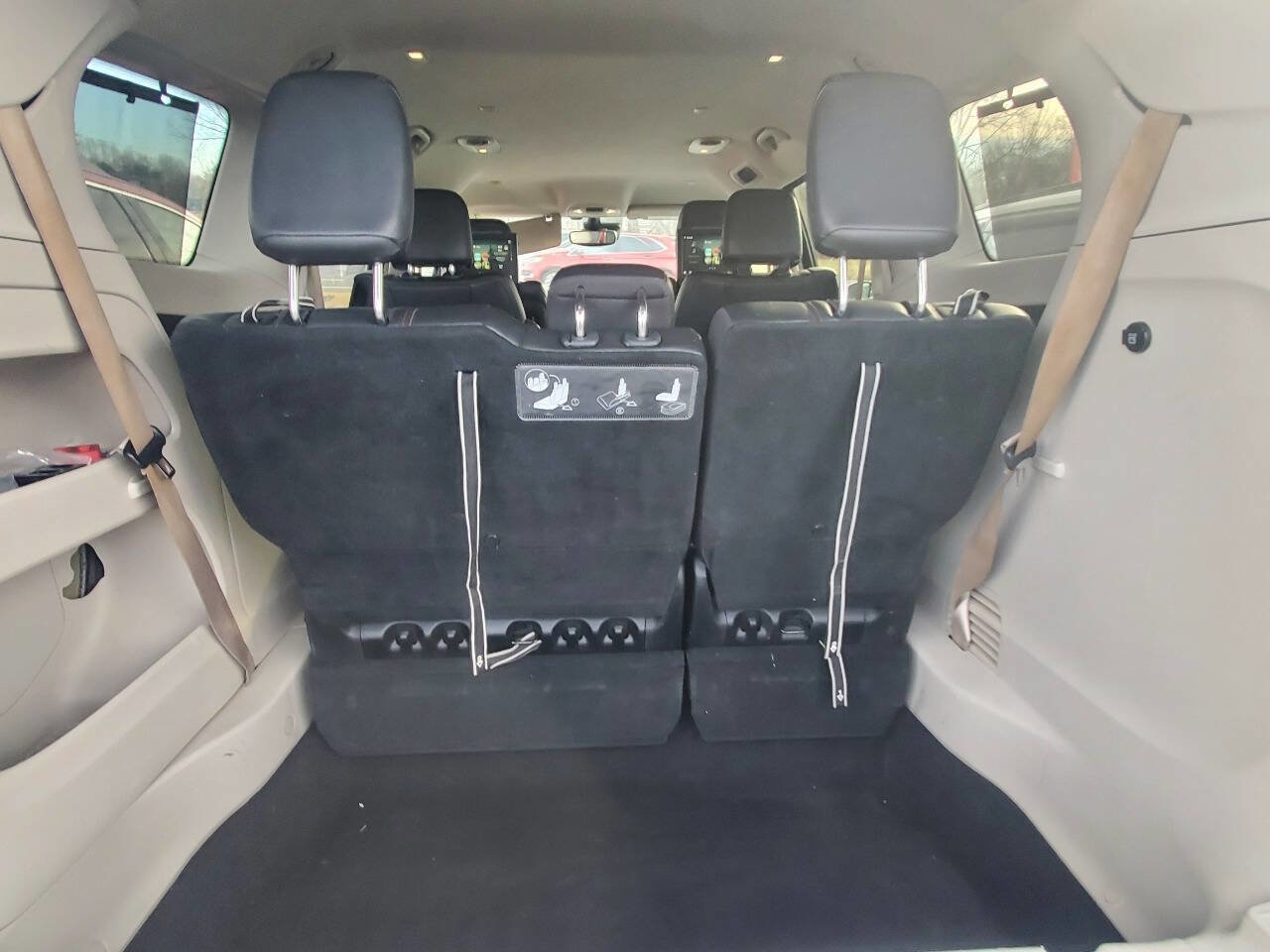 Used 2017 Chrysler Pacifica Touring-L Plus w/ Advanced Safetytec Group image 12