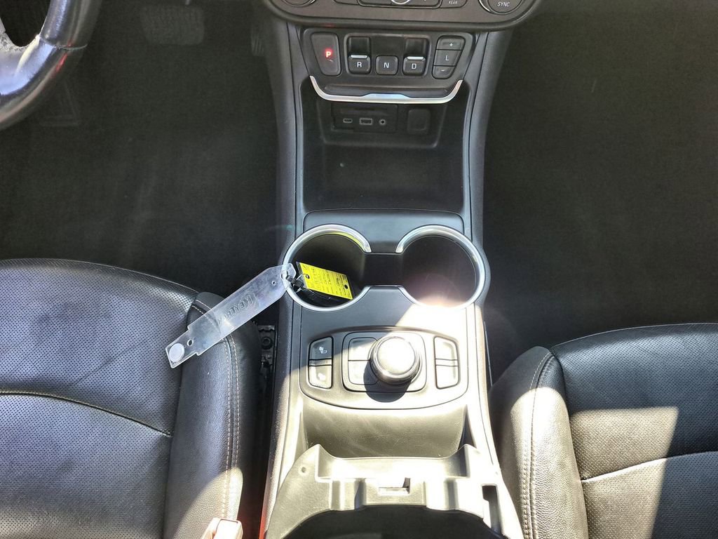 Used 2021 GMC Terrain SLT image 19