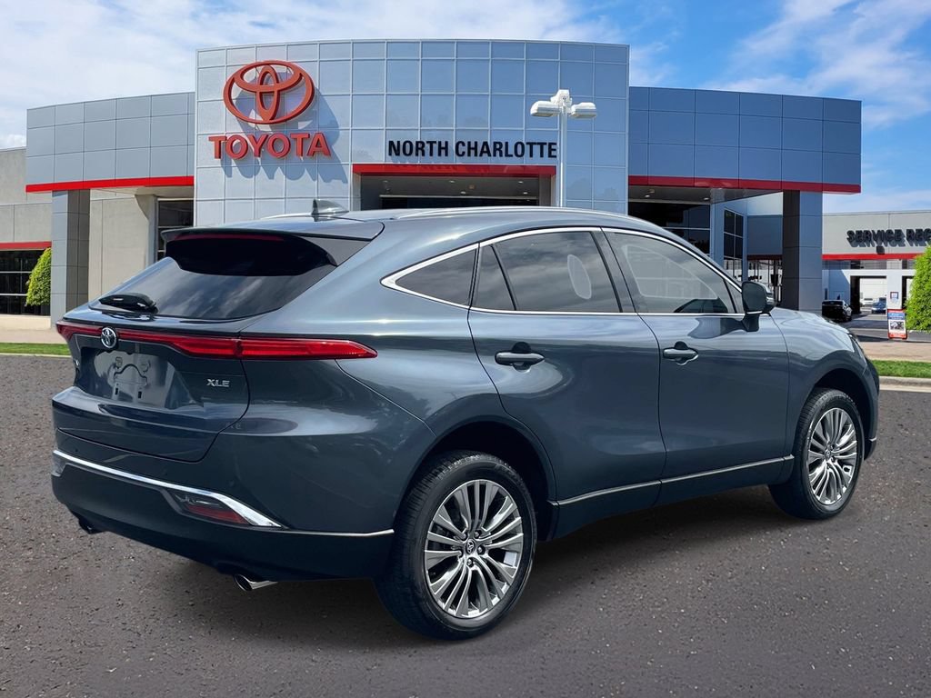 Used 2024 Toyota Venza XLE AWD/4WD image 8
