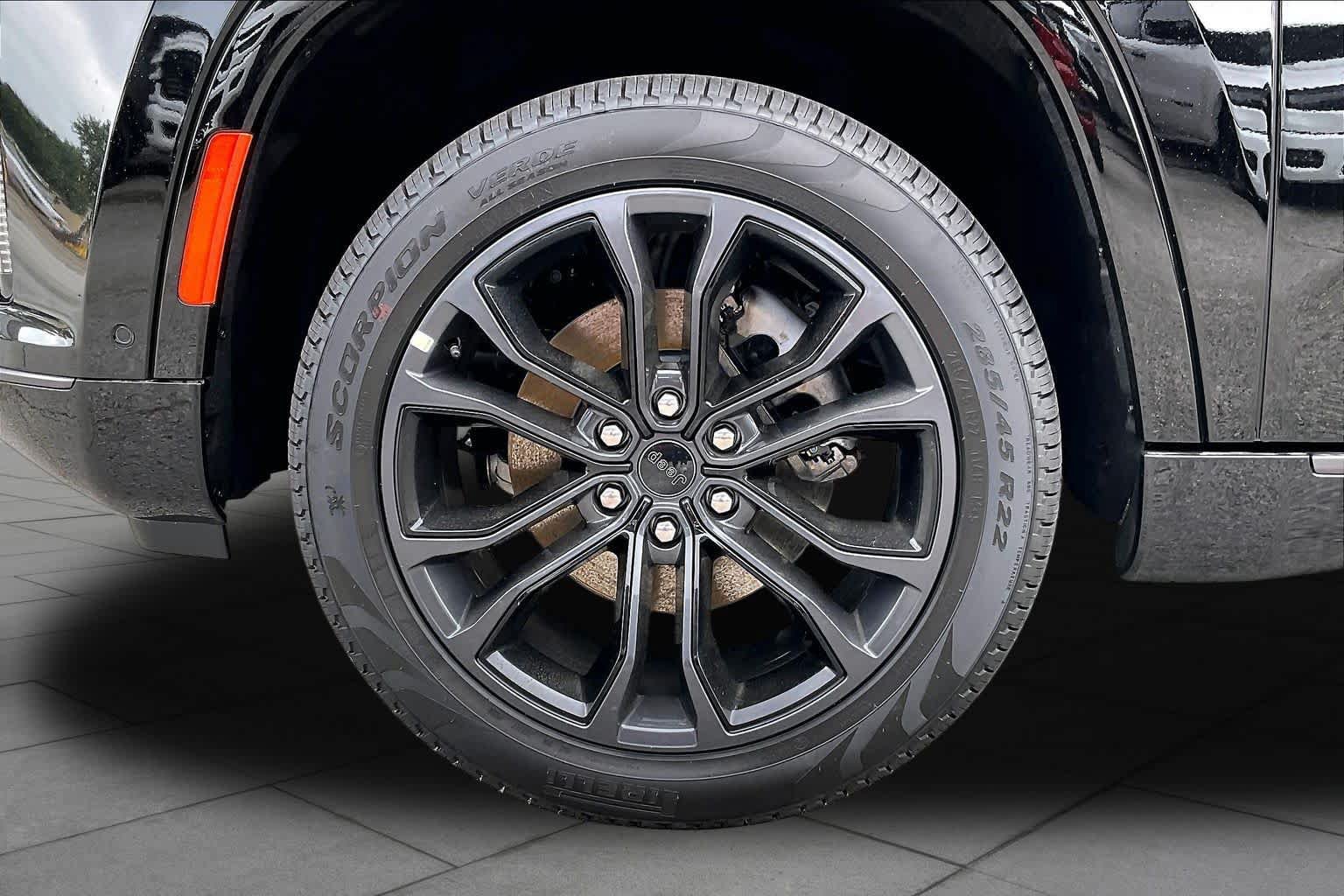 New 2026 Jeep Grand Wagoneer Summit AWD/4WD image 8