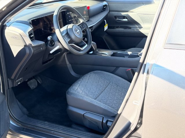 New 2027 Nissan Kicks SV w/ Cold Weather Package FWD image 12