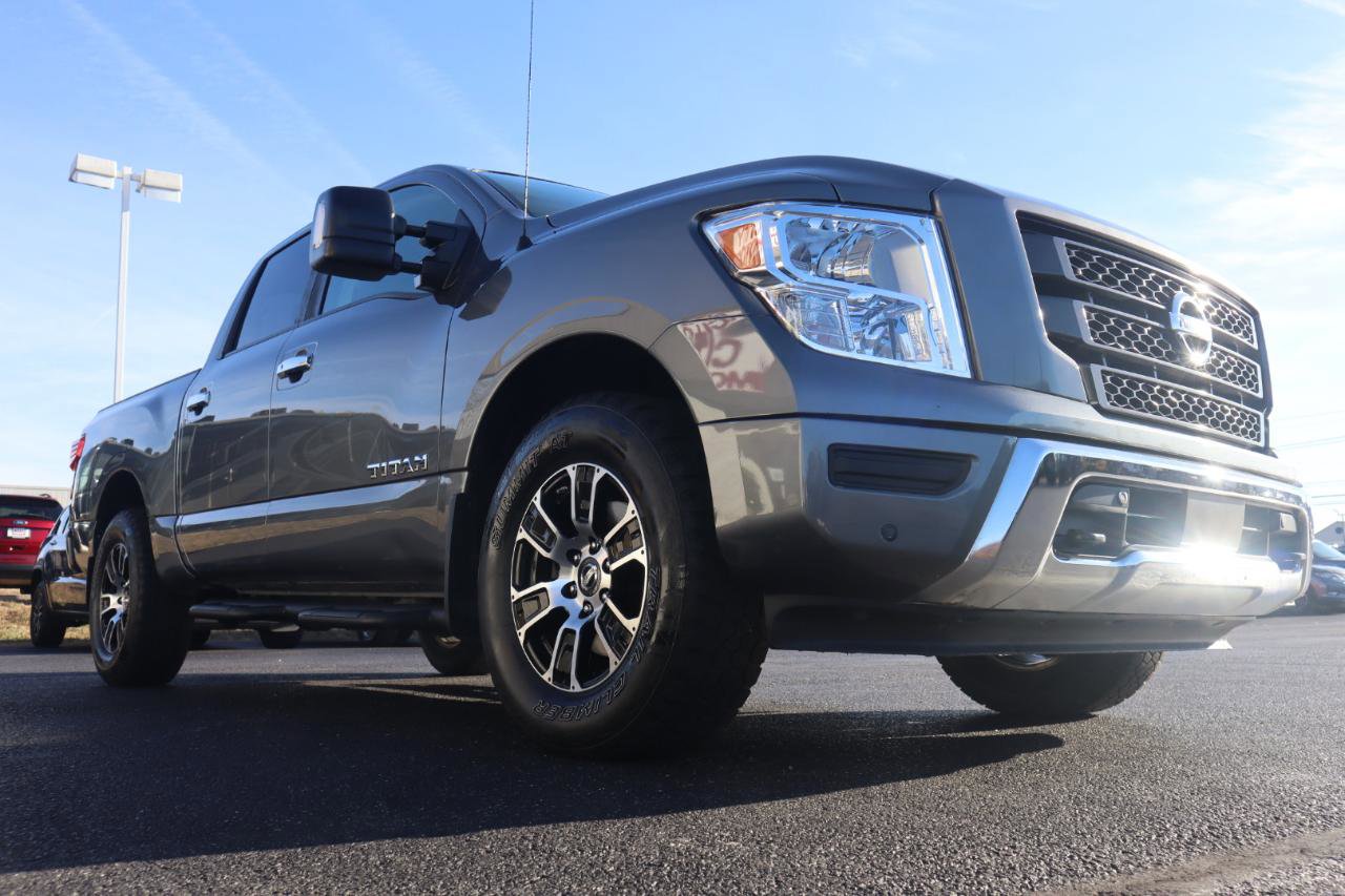 Used 2021 Nissan Titan SV w/ SV Convenience Package AWD/4WD image 17