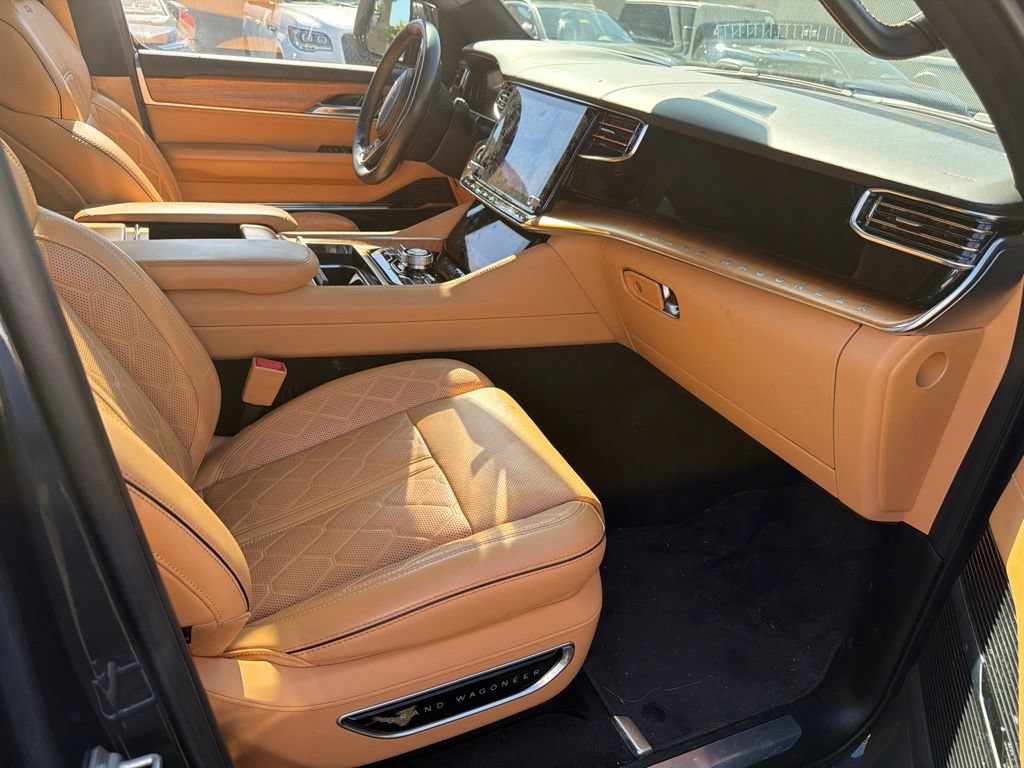 Used 2023 Jeep Grand Wagoneer L Series III AWD/4WD image 10