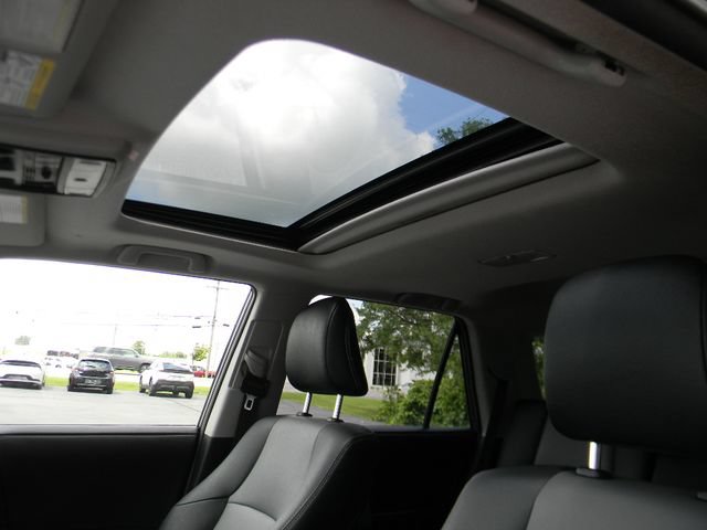Used 2022 Toyota 4Runner SR5 Premium w/ Moonroof Package AWD/4WD image 20
