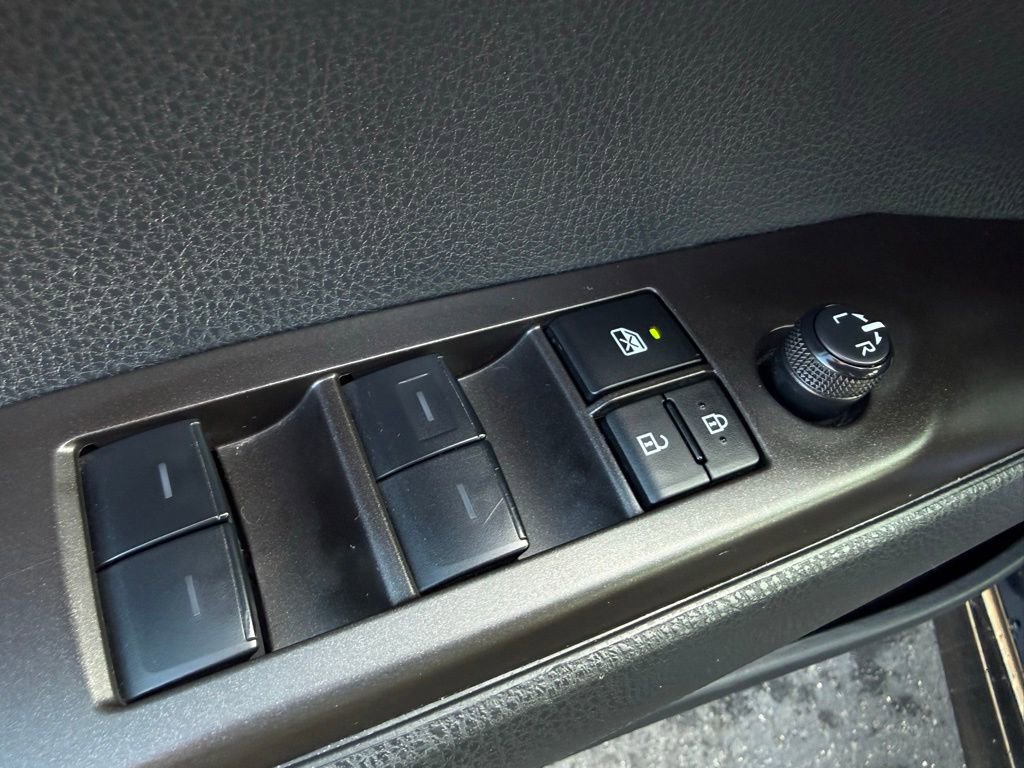 Used 2024 Toyota Camry SE image 20