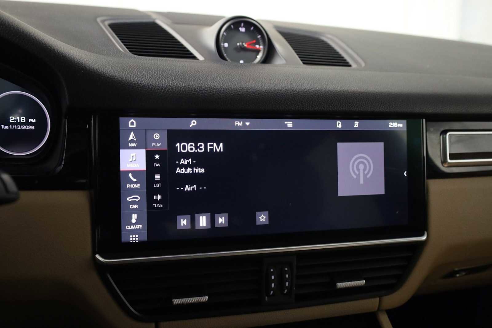 Used 2019 Porsche Cayenne image 32