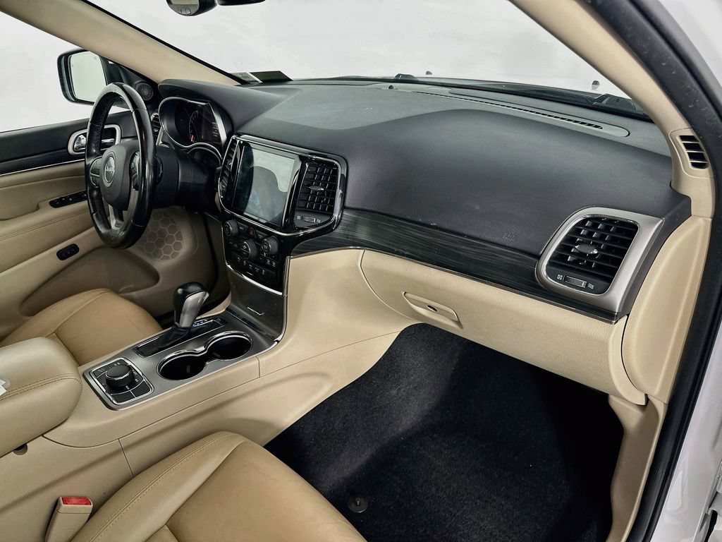 Used 2020 Jeep Grand Cherokee Limited AWD/4WD image 29