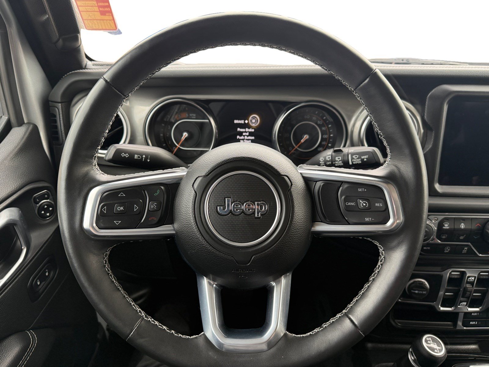 Used 2022 Jeep Wrangler Unlimited Sahara w/ Cold Weather Group AWD/4WD image 11