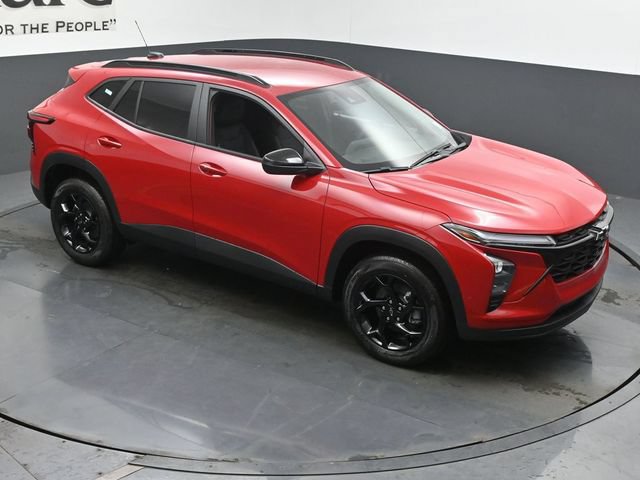 New 2026 Chevrolet Trax LT w/ Midnight Edition FWD image 16