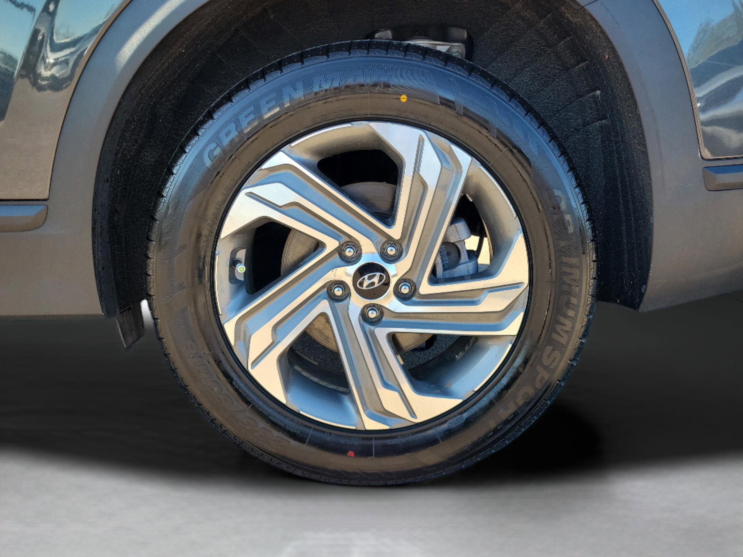 Used 2021 Hyundai Santa Fe SE image 6