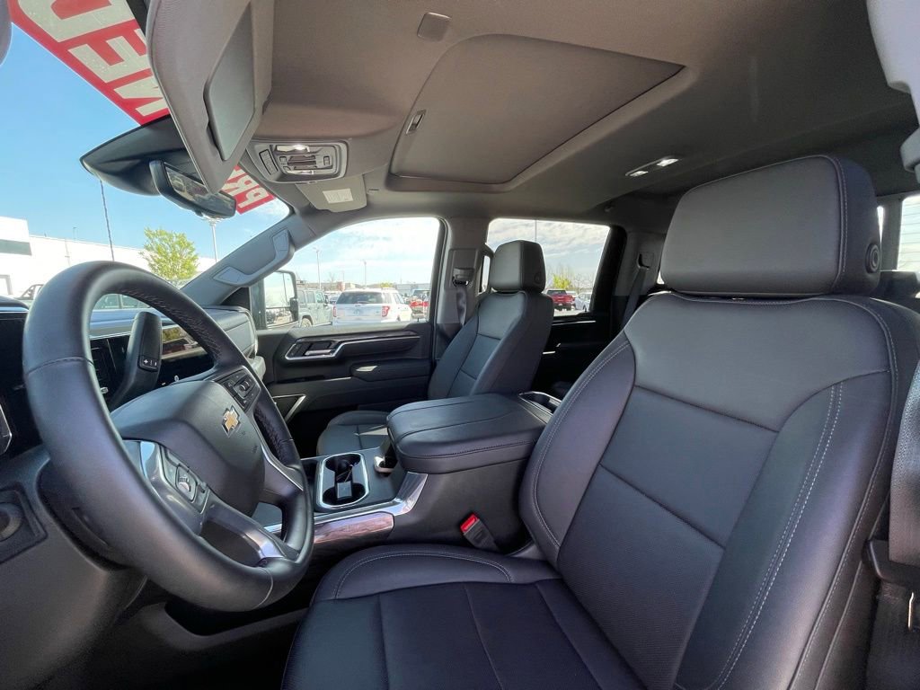 Used 2024 Chevrolet Silverado 2500 LTZ w/ LTZ Plus Package image 21