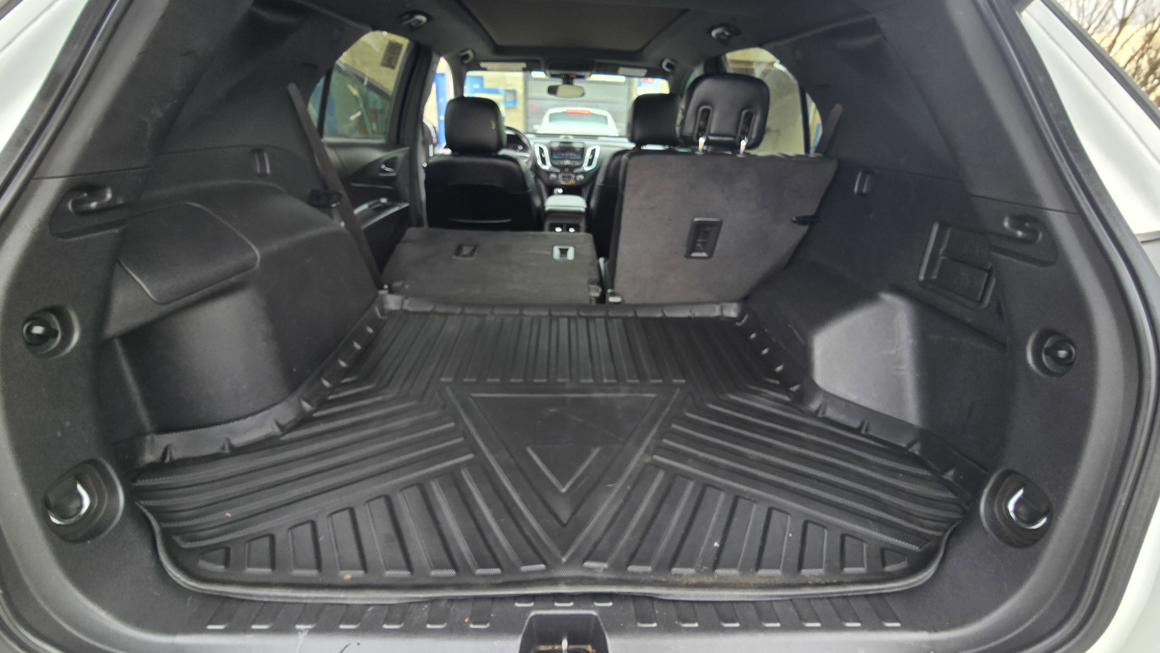 Used 2018 Chevrolet Equinox LT w/ Sun & Infotainment Package image 23
