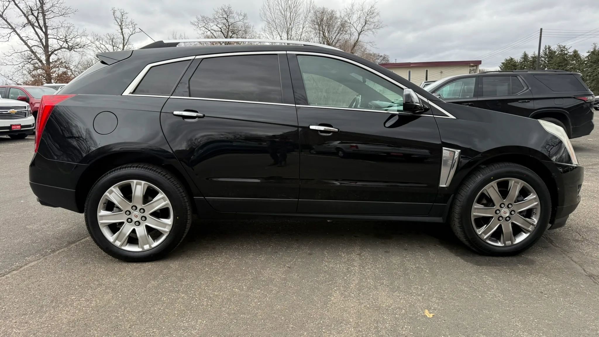 Used 2015 Cadillac SRX Luxury w/ Driver Awareness Package image 11