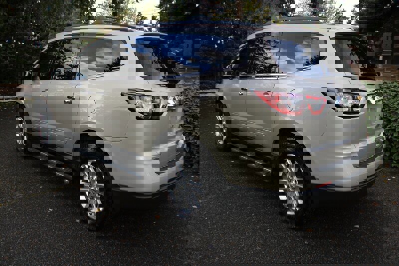 Used 2014 Chevrolet Traverse LT w/ LPO, 'HIT The Road' Package image 4