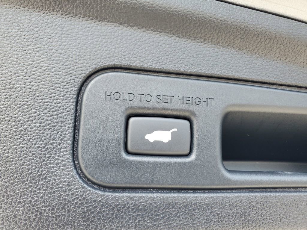 Used 2023 Acura MDX SH-AWD w/ Advance Package image 9