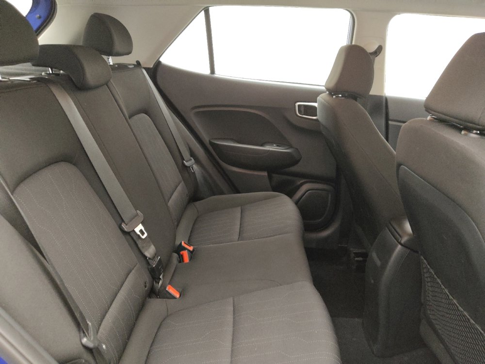 Used 2024 Hyundai Venue SE image 19