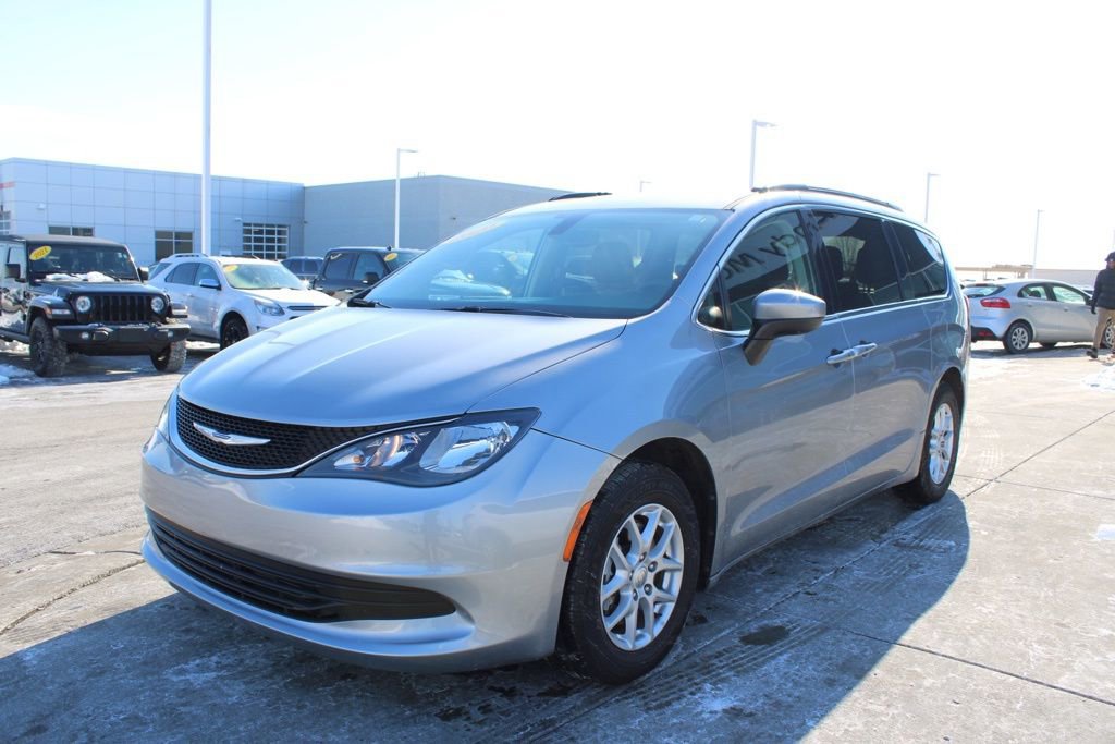 Used 2020 Chrysler Voyager Lxi image 3