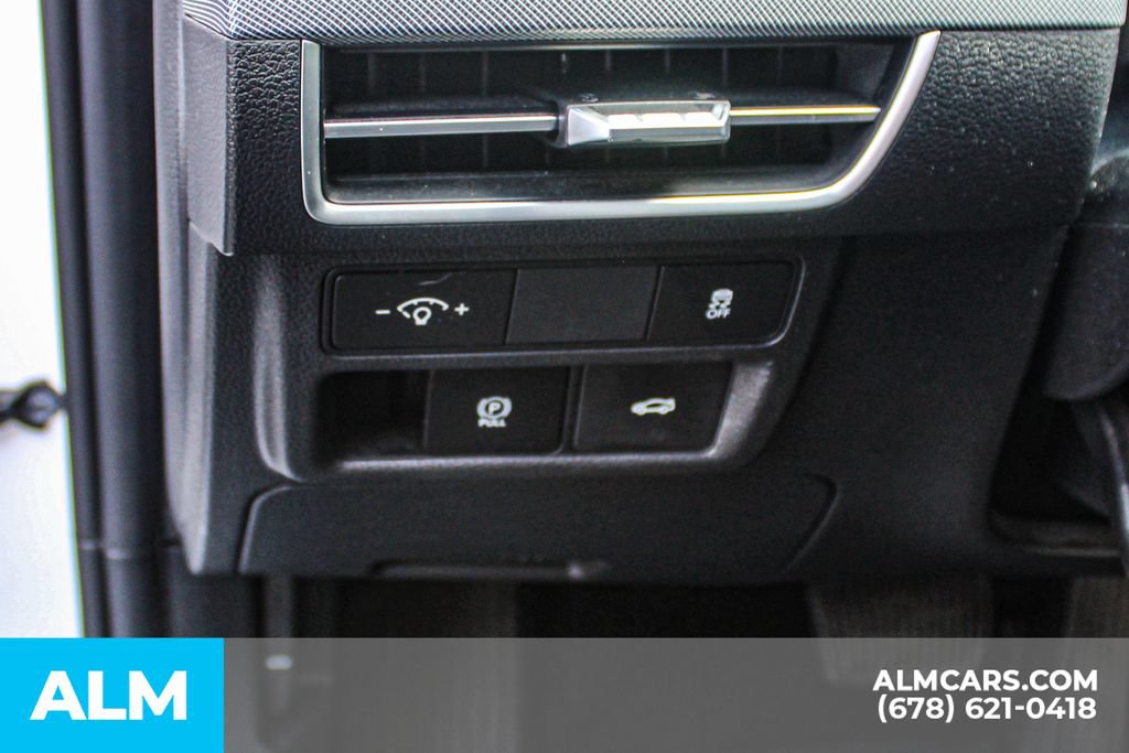 Used 2025 Hyundai Sonata SEL FWD image 27