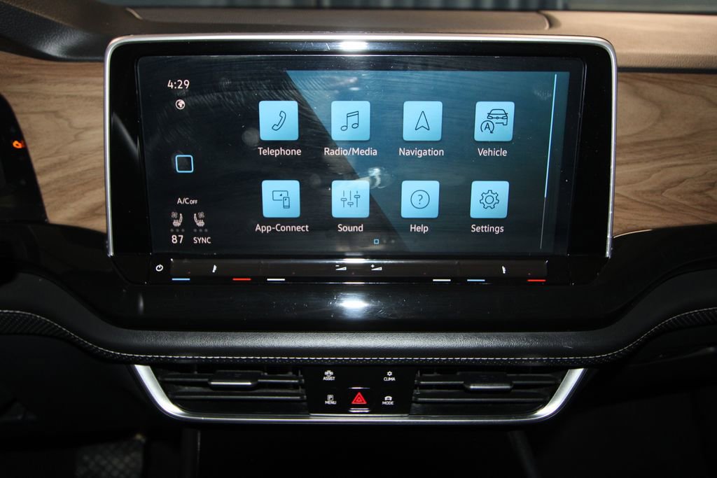 Used 2025 Volkswagen Atlas SE image 13