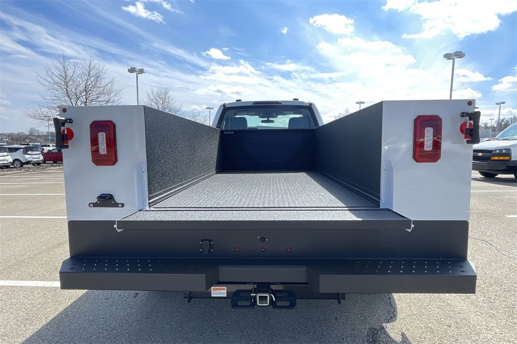 New 2024 Ford F550 4x4 Regular Cab Super Duty image 15