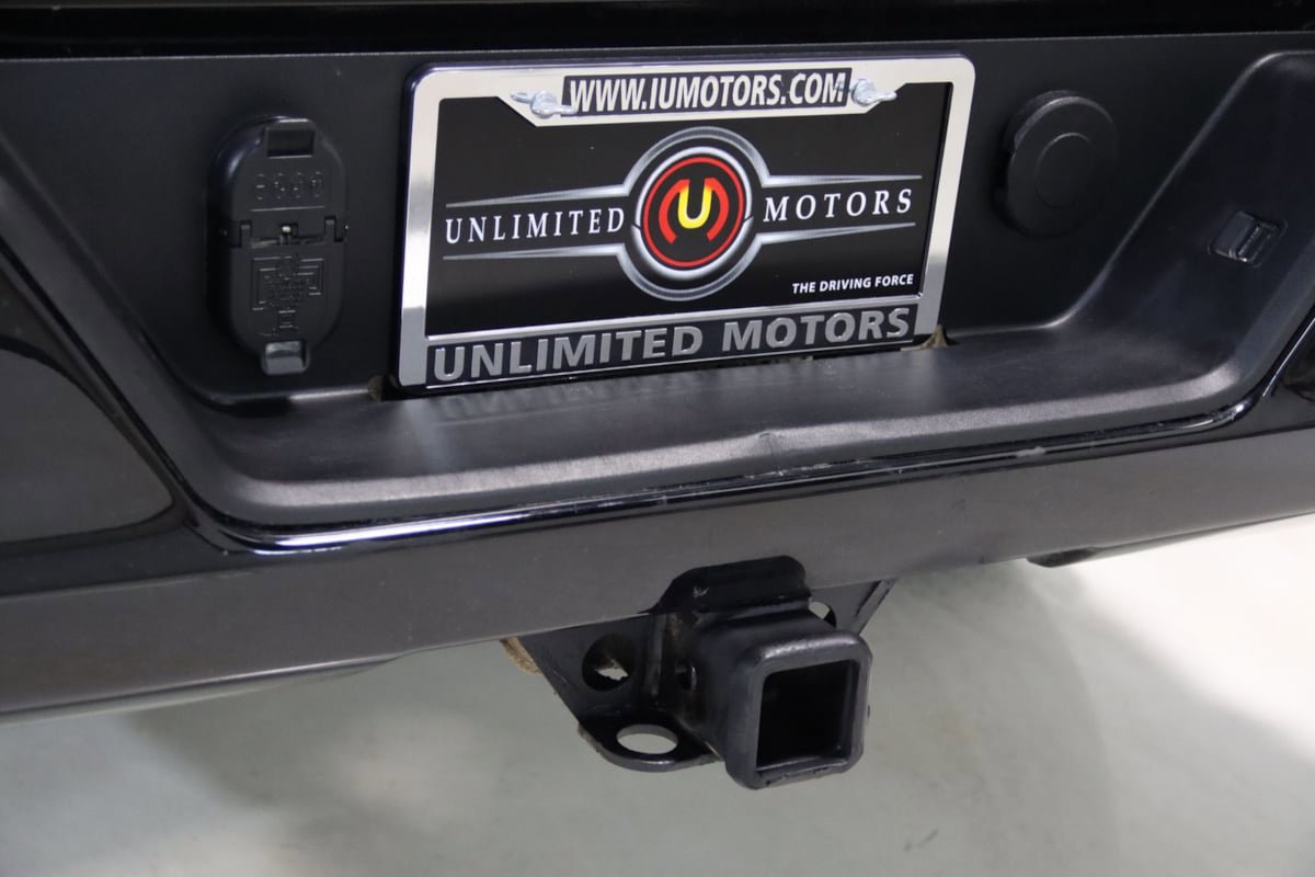 Used 2024 Chevrolet Silverado 1500 Custom AWD/4WD image 4