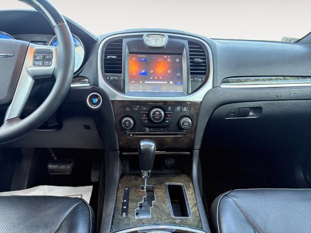 Used 2013 Chrysler 300 C RWD image 11