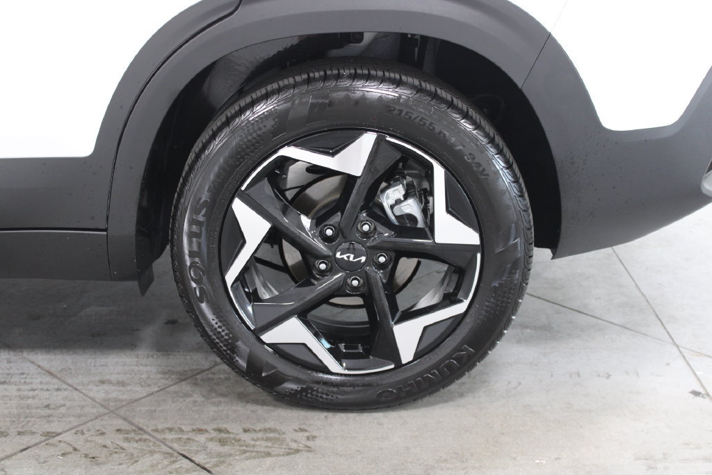 Used 2025 Kia Seltos EX w/ EX Sunroof Package FWD image 14