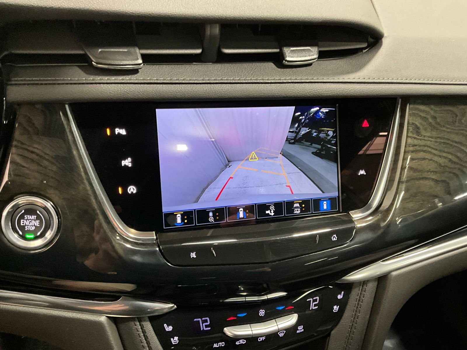 Used 2024 Cadillac XT6 Premium Luxury w/ Technology Package image 20
