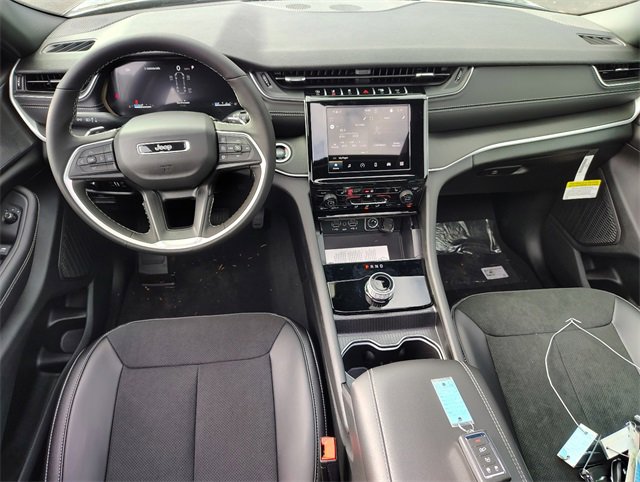 New 2025 Jeep Grand Cherokee L Altitude image 14