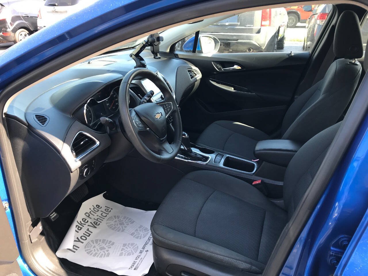 Used 2017 Chevrolet Cruze LT w/ Convenience Package FWD image 9