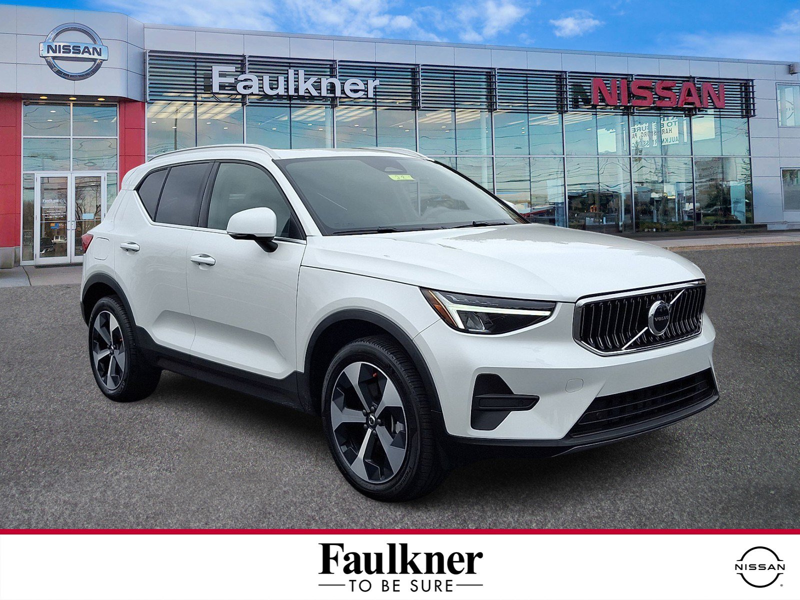 Used 2025 Volvo XC40 B5 Core w/ Protection Package Premier AWD/4WD image 1