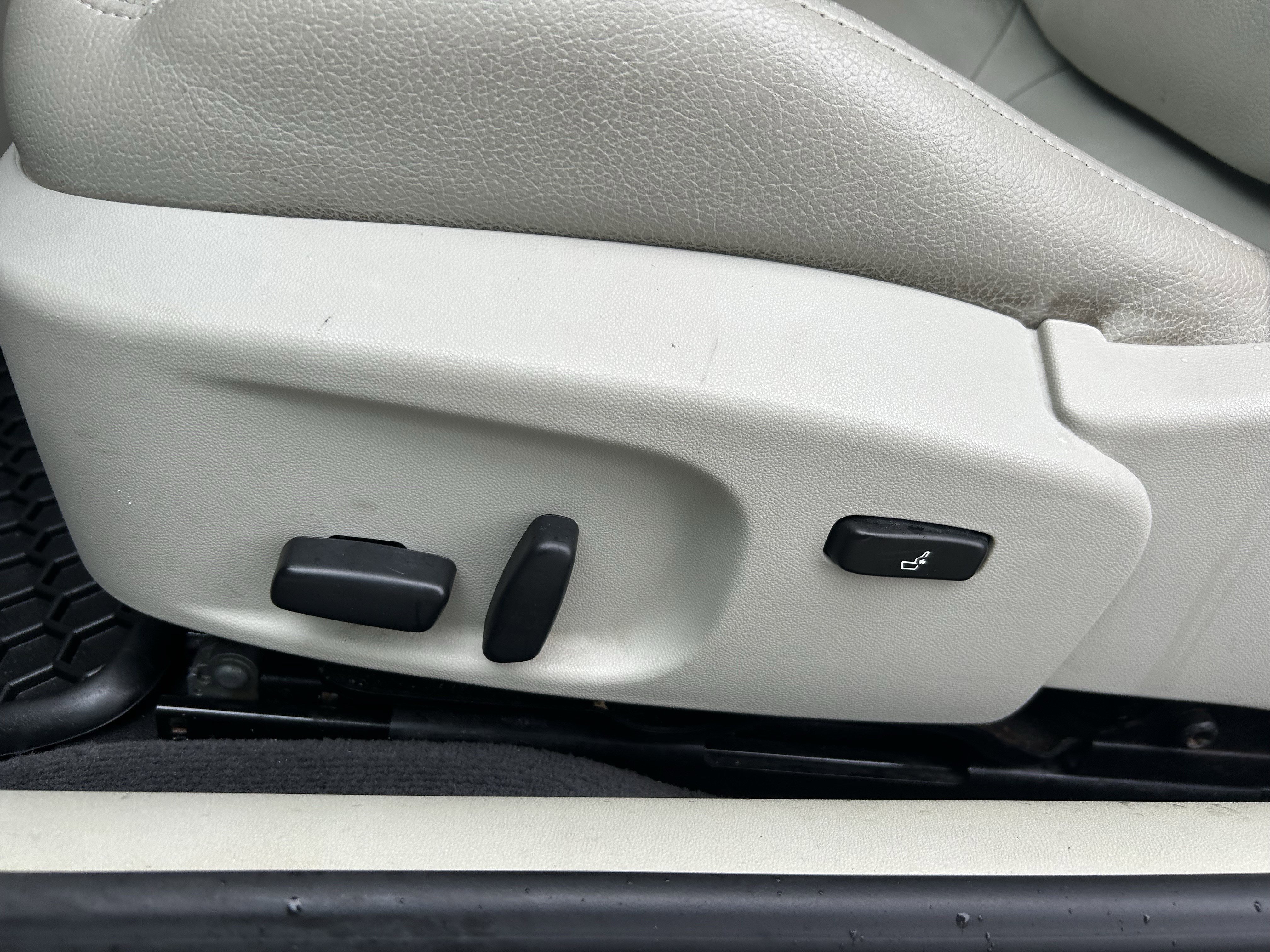 Used 2008 Saab 9-3 2.0T w/ Cold Weather Package image 20