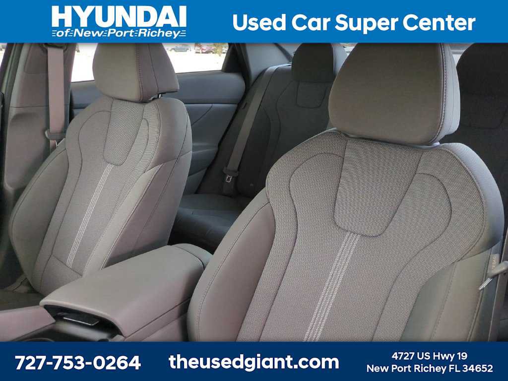 Certified 2026 Hyundai Elantra SE FWD image 7