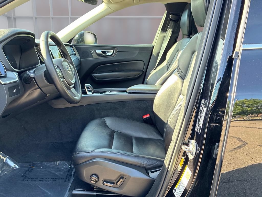 Used 2023 Volvo XC60 B5 Core AWD/4WD image 26