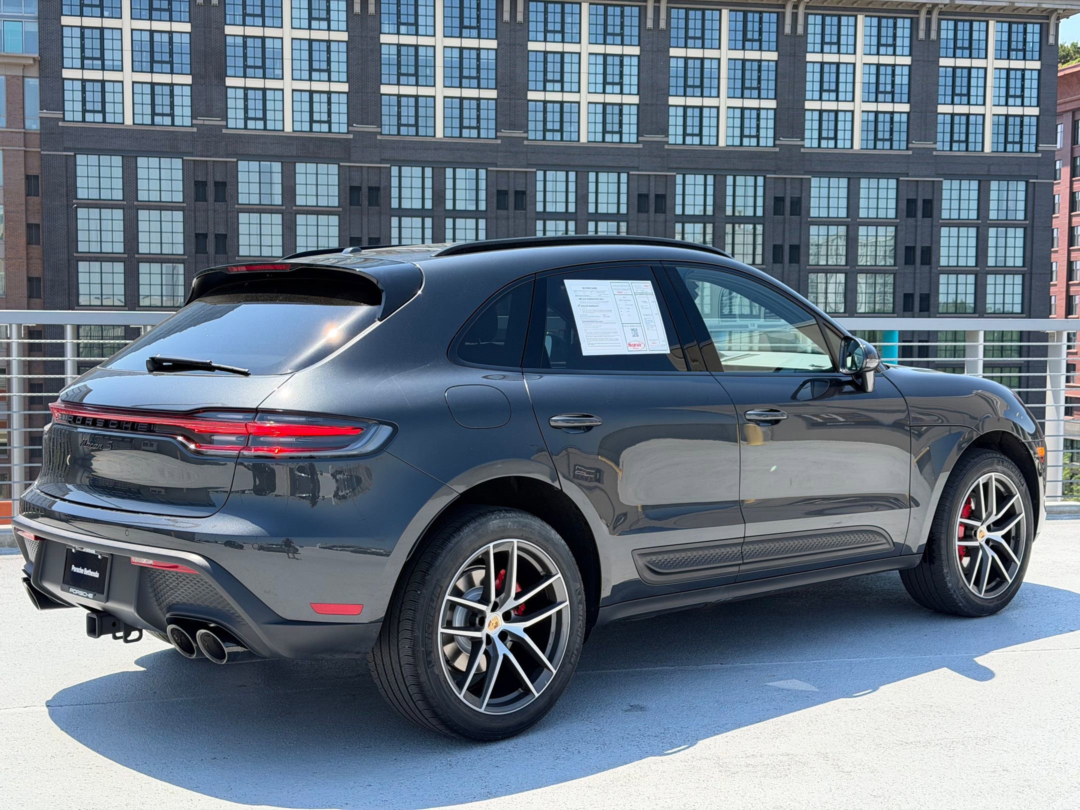 Certified 2023 Porsche Macan S AWD/4WD image 7