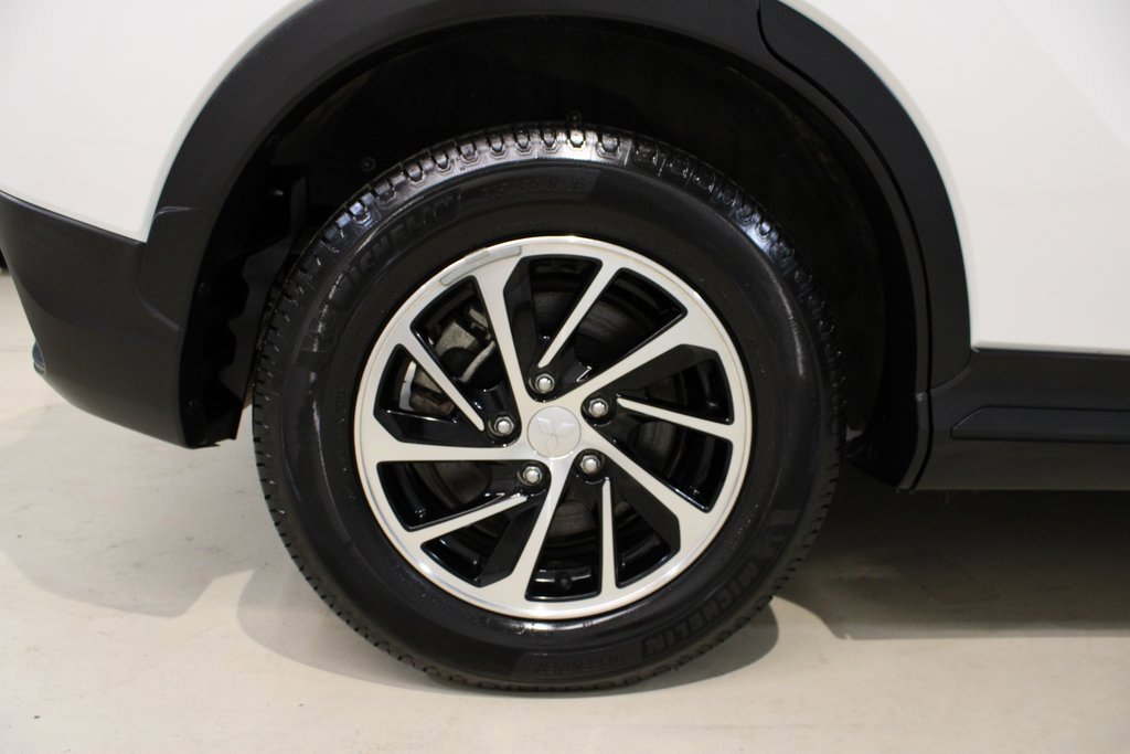 Used 2020 Mitsubishi Eclipse Cross ES image 10