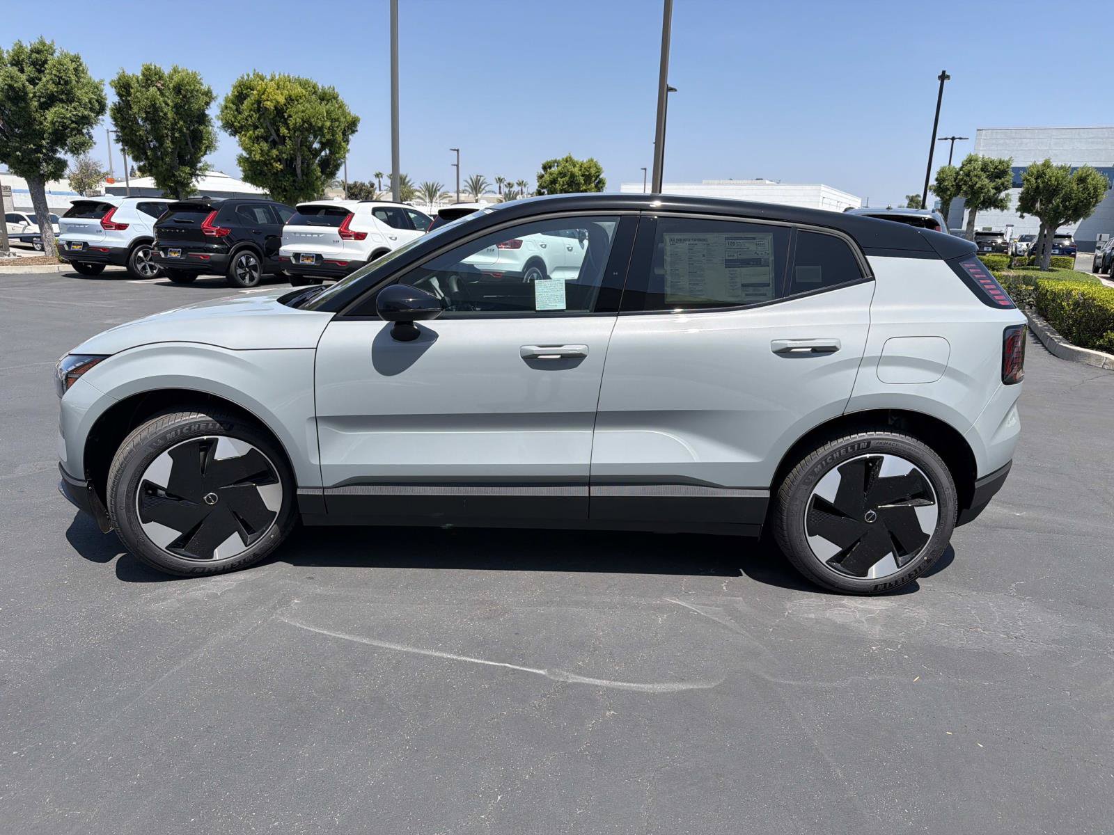 New 2026 Volvo EX30 Plus w/ Climate Package AWD/4WD image 4