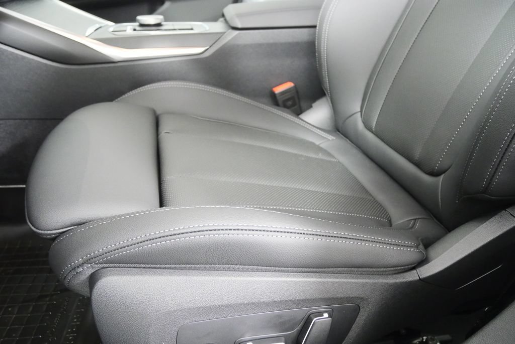Used 2026 BMW 330i Sedan RWD image 9