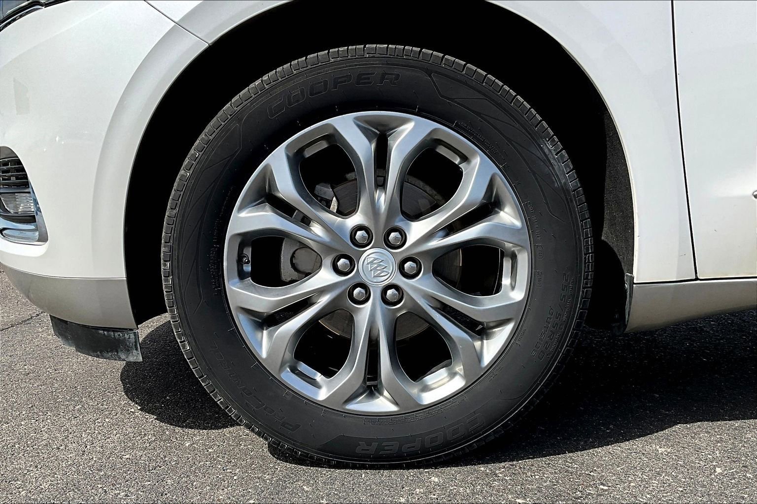 Used 2018 Buick Enclave Avenir w/ Avenir Technology Package image 8