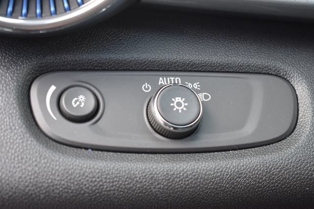 New 2026 Chevrolet Trax LT w/ LT Convenience Package FWD image 22