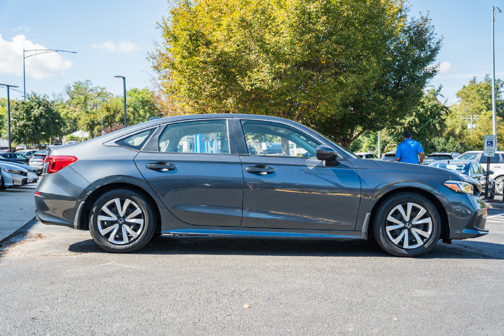 Used 2023 Honda Civic LX image 3