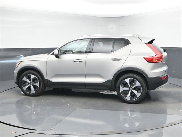 Used 2024 Volvo XC40 B5 Plus w/ Protection Package Premier image 5